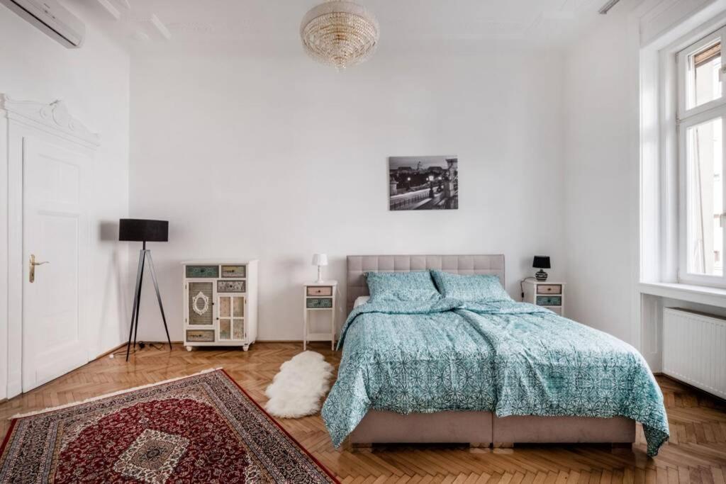 Oktober 6/8 Apartment — Photos 1
